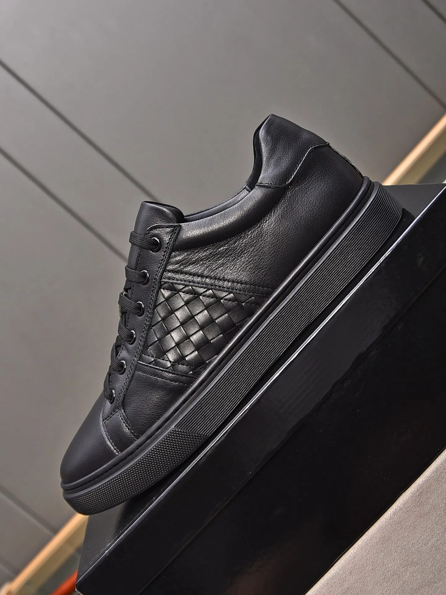 Men's shoes 💰480 [Lace-up series] BOTTEG* VENET* - high-end boutique Size: 38-44 (45 customized) BV new product, first-layer cowhide artificially woven classic style and contemporary fashion temperament harmoniously blend, rubber soles are light and flexible, water-dyed cowhide pads! [Taobao, Tmall, and live streaming are the first choices]